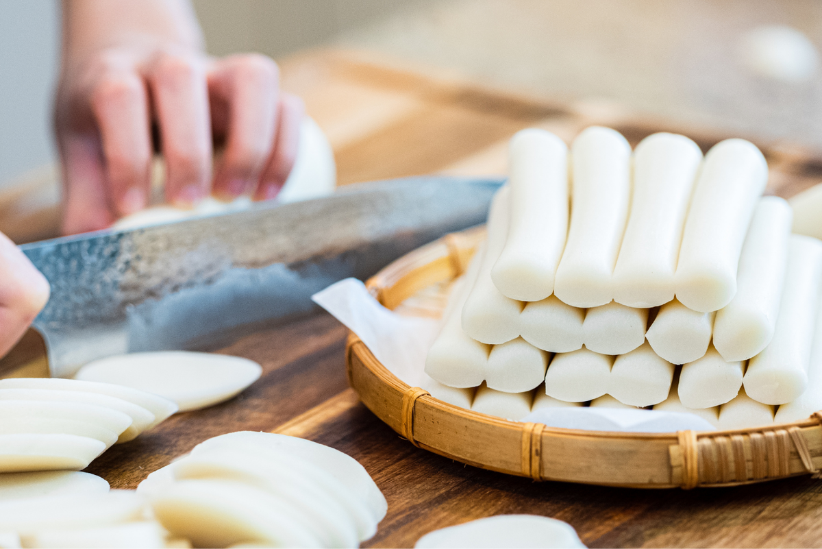 Easy Rice Cake Recipe From Scratch (2 Methods)