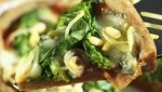 Image of Pizza mit Spinat und Gorgonzola