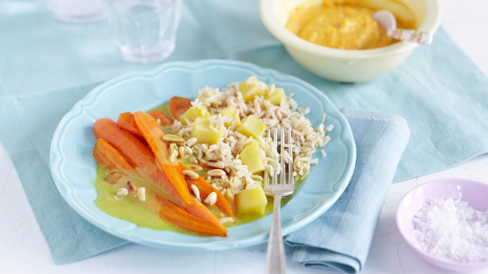 Image of Kokos-Reis-Brei und Karottencurry