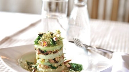 Image of Kohlrabitürmchen mit Zitronen-Petersilie-Pesto