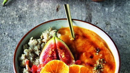 Image of Maca-Porridge mit Orangen-Smoothie