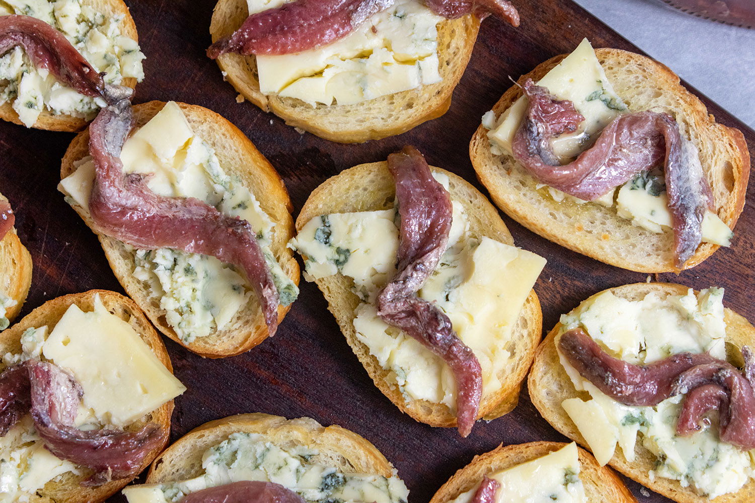 Gorgonzola Anchovy Crostini – Giadzy