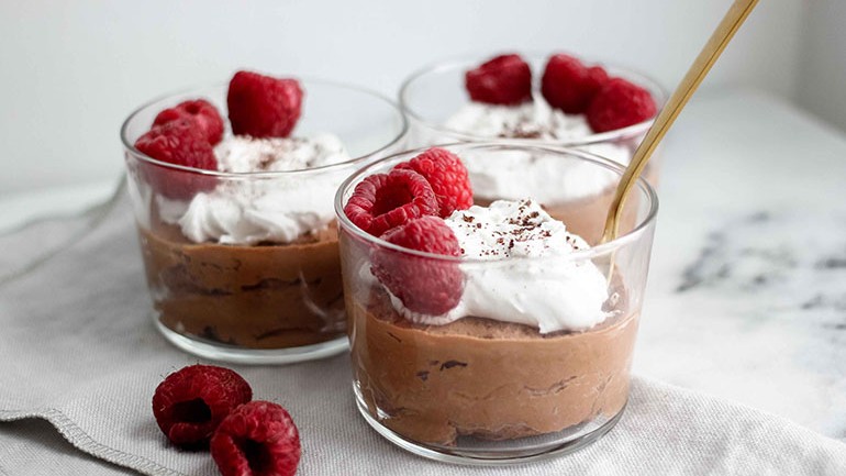 Pregnancy cravings.. Chocolate Mousse Recipe - Munchies and Munchkins