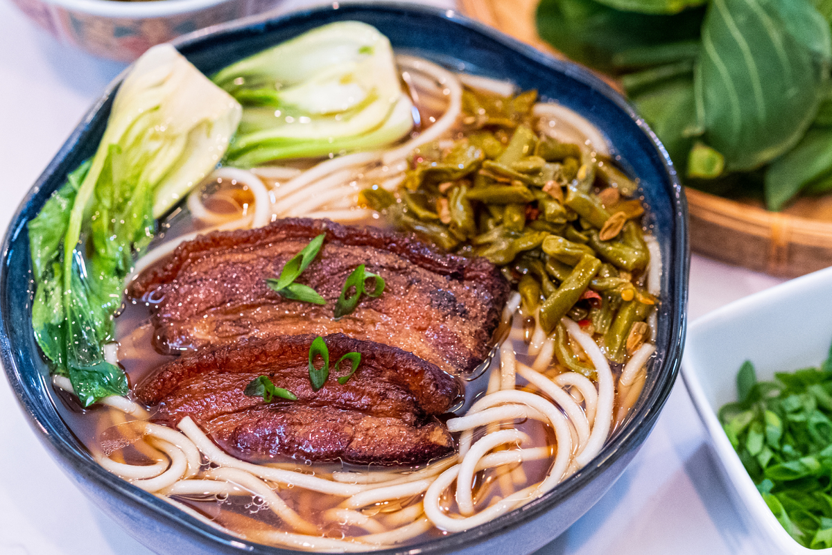 Braised Pork Belly Noodle Soup (扣肉米粉)