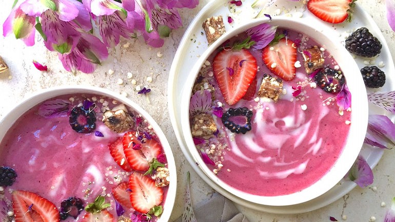 Image of Pitaya Goji Acai Bowl Recipe