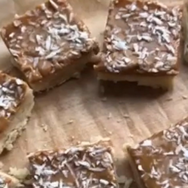 Image of No-bake coconut almond butter bites