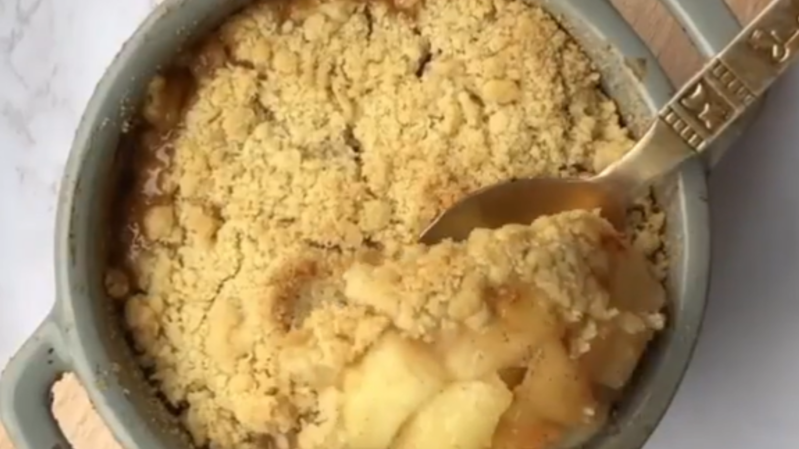 Image of Apple crumble with cinnamon sugar