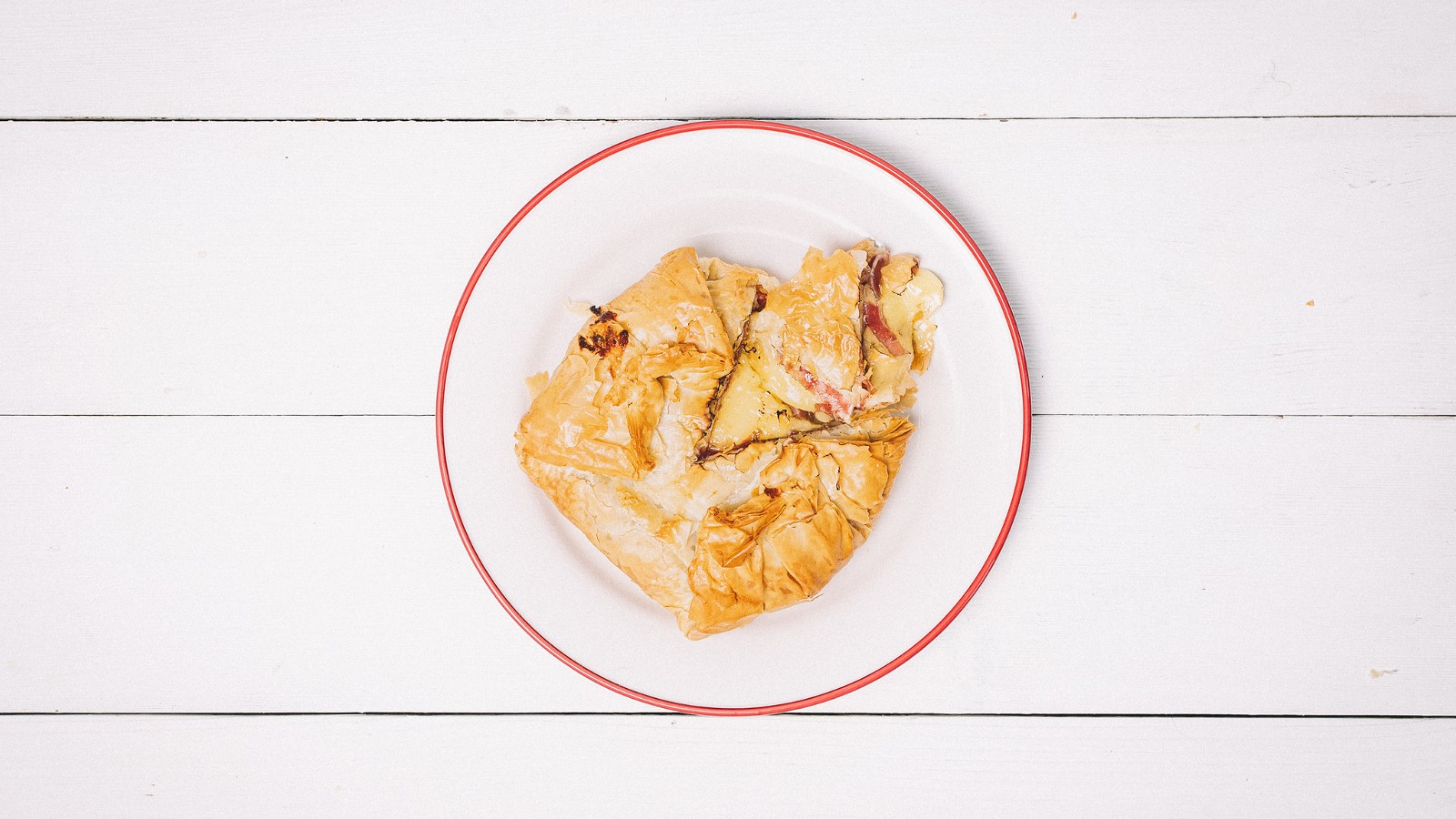Image of  BAKED BRIE & PANCETTA IN FILO