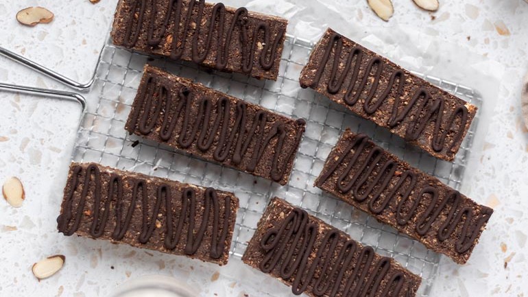 Image of Chocolate Date Energy Bars Recipe