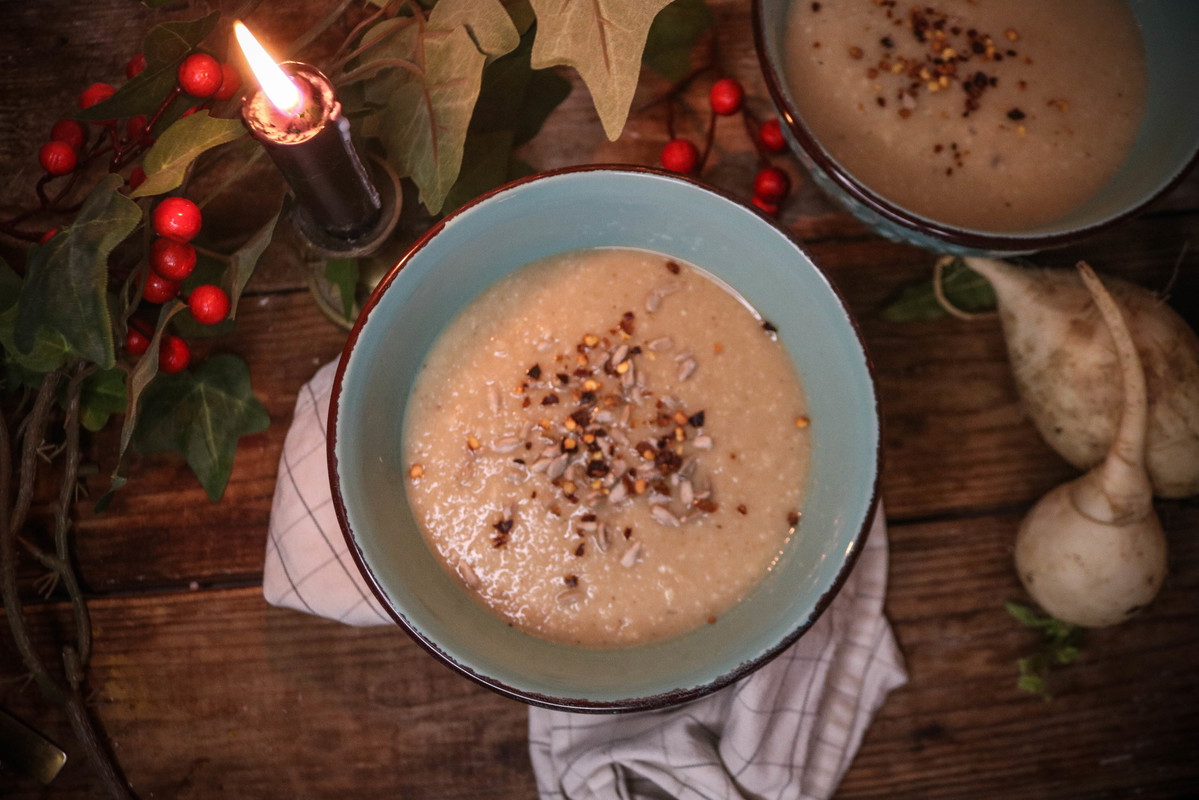 Recipe-275-Roasted Garlic Parsnip White Bean Soup
