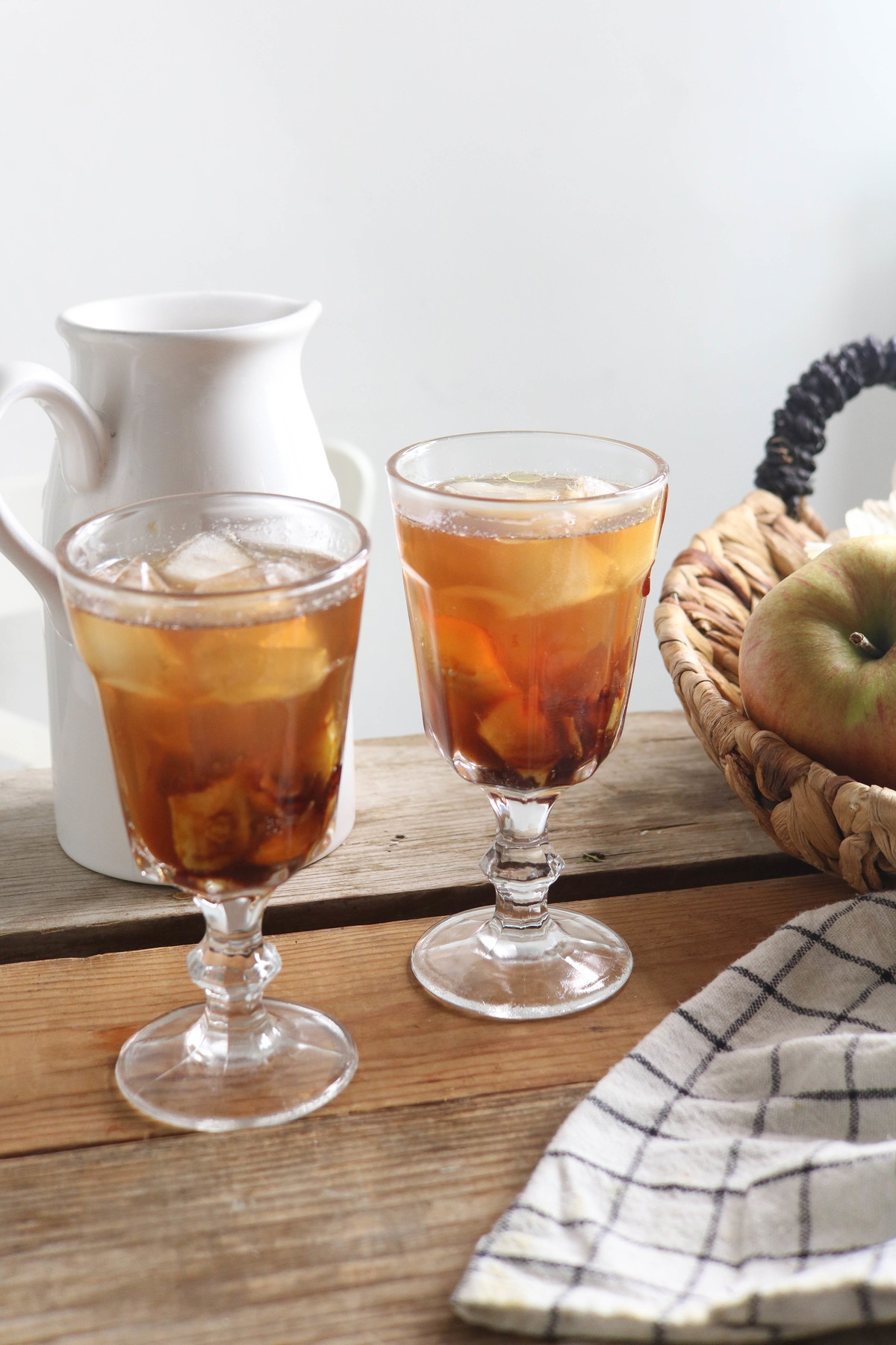 Recipe-313-Ice Tea with Apple Compote