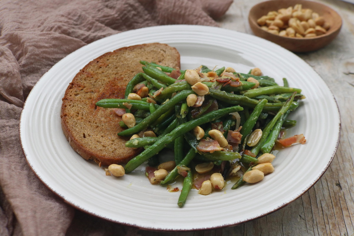 Recipe-351-Green Beans with Bacon and Peanuts sauteed in Olive Oil
