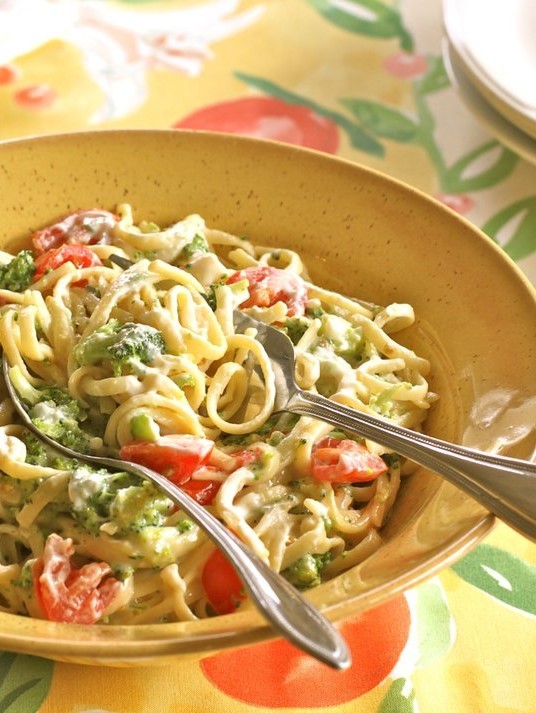 Image of Creamy Broccoli, Tomato & Cheddar Linguine