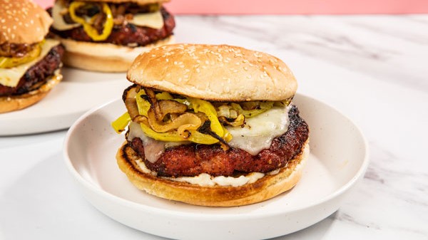 Sweet and Spicy Jalapeño Bacon Cheddar Burger Brings The Heat
