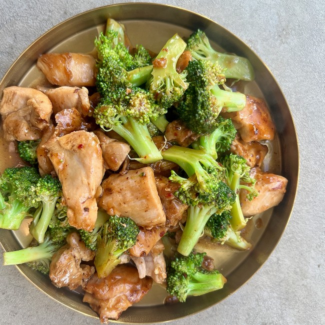Image of Sweet and Sour Chicken and Broccoli 