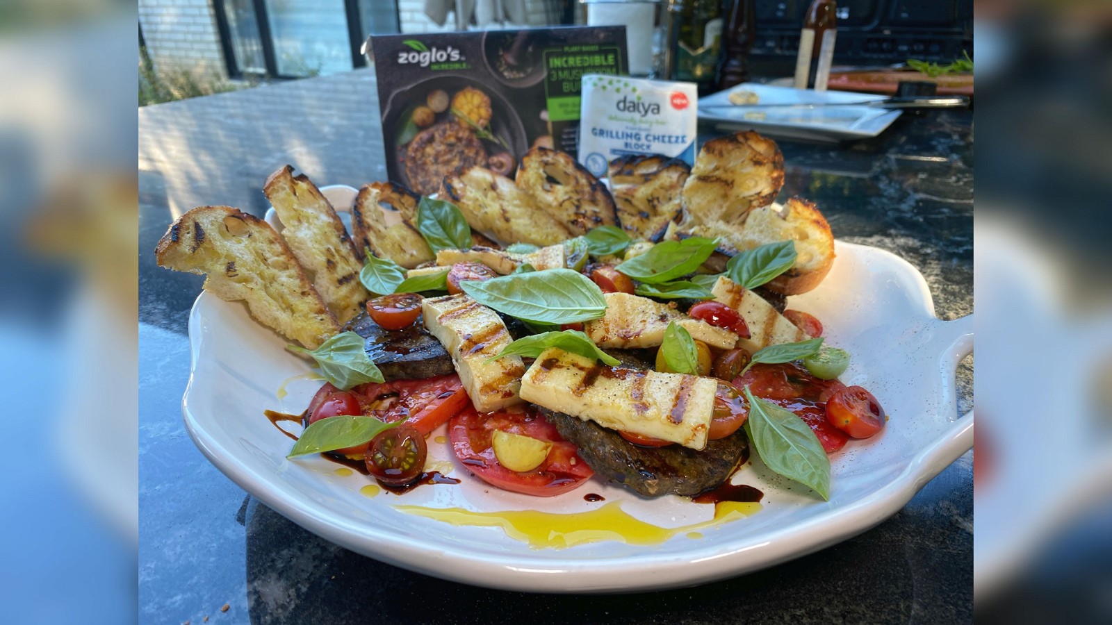 Image de Burger aux champignons et plateau de fromage à griller