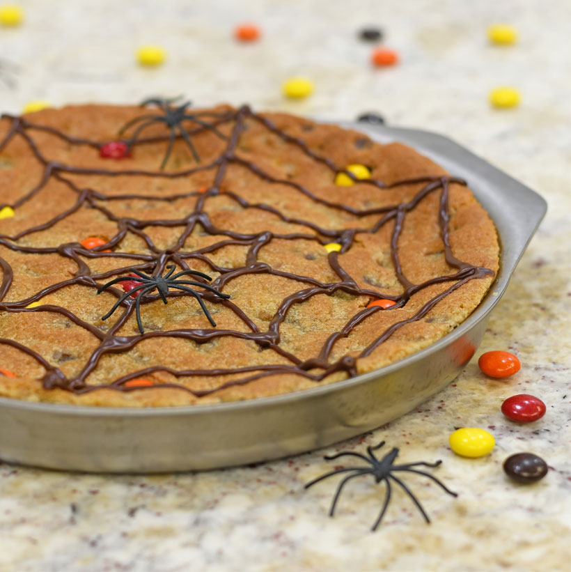 Spiderweb Cookie Cake 