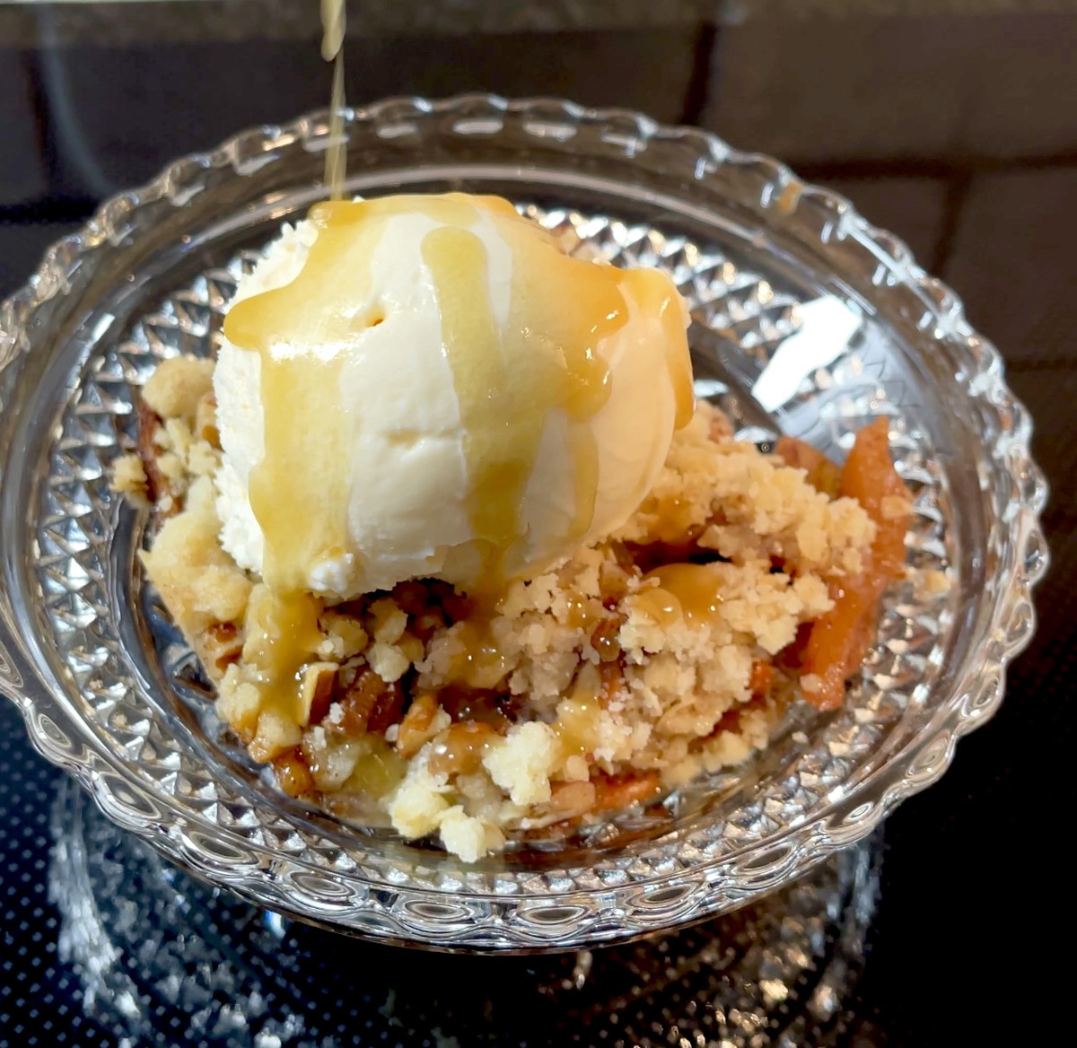 Apple Crisp with Caramel Sauce 
