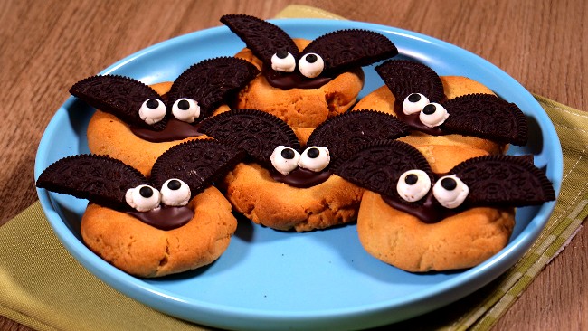 Image of Air fryer Halloween Bat Cookies