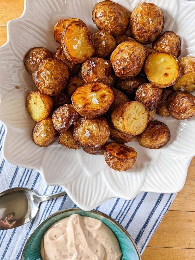Image of Crispy Roast Potatoes with Easy Dipping Sauce