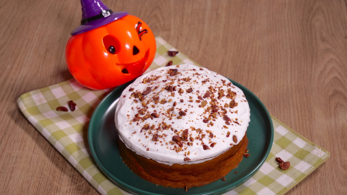 Air fryer Pumpkin Cake