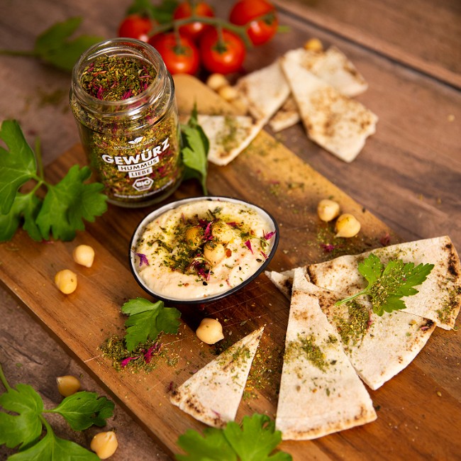 Image of Hummus mit Kokos-Mango-Curry