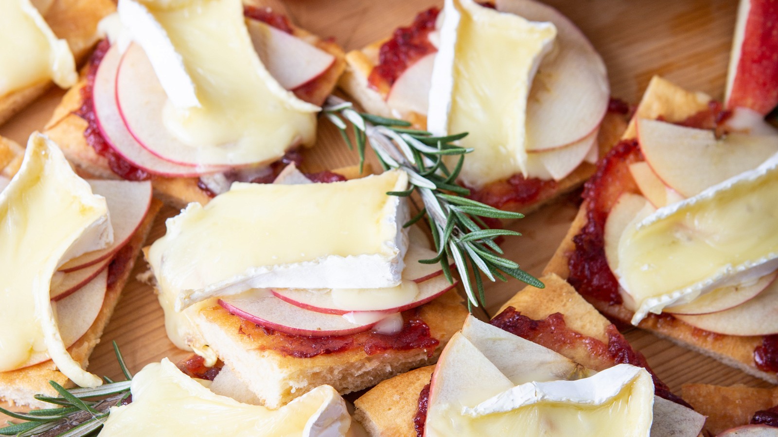 Image of Cranberry Relish Brie Pizza