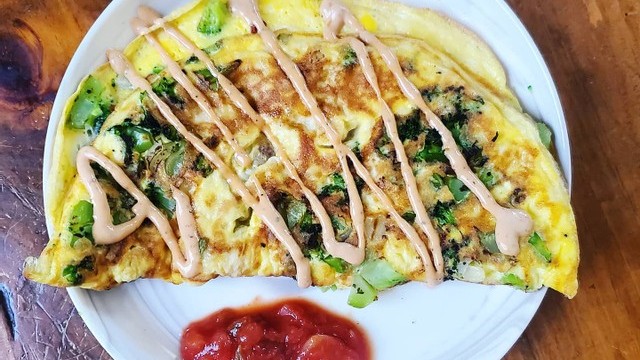Image of Omelet with Harissa Aioli Squeeze