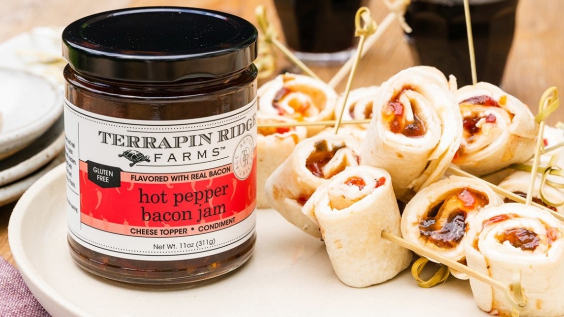 Image of Pinwheels with Cream Cheese and Hot Pepper Bacon Jam