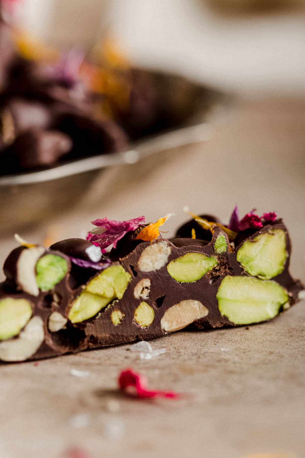 Bocados de chocolate con maní/pistacho
