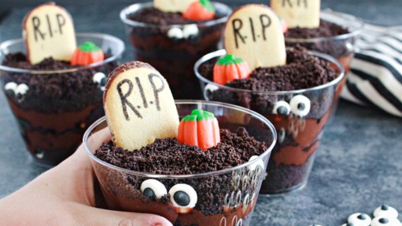 Image of Graveyard Pudding Cookie Cups