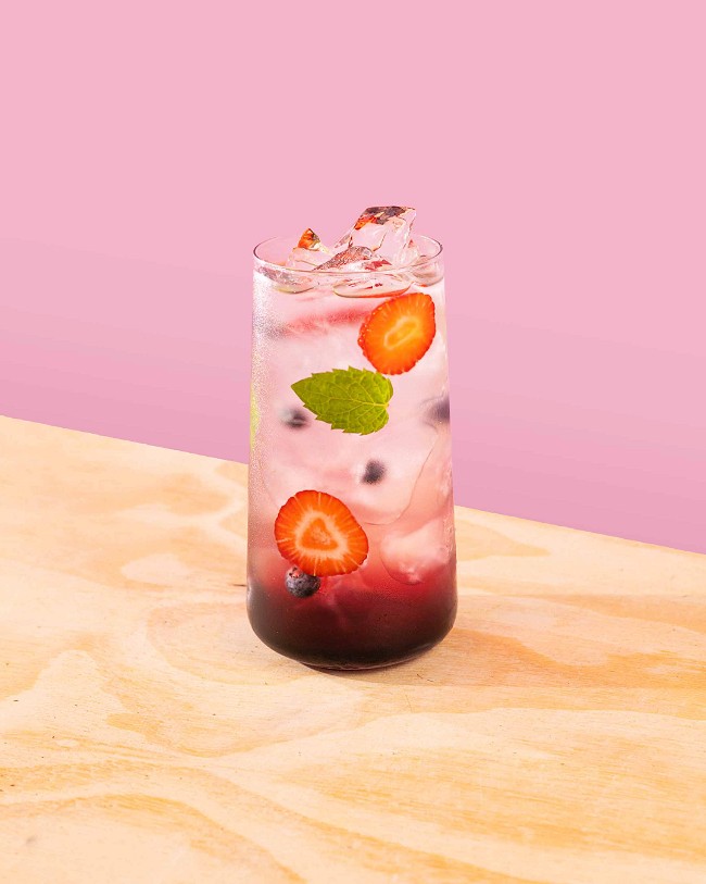 Image of Agua fresca aux petits fruits avec alcool