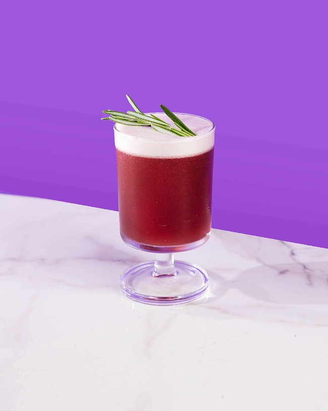 Image of Amaretto sour aux bleuets et romarin sans alcool