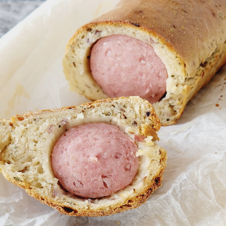 Image of Serviere einen grünen Salat dazu.