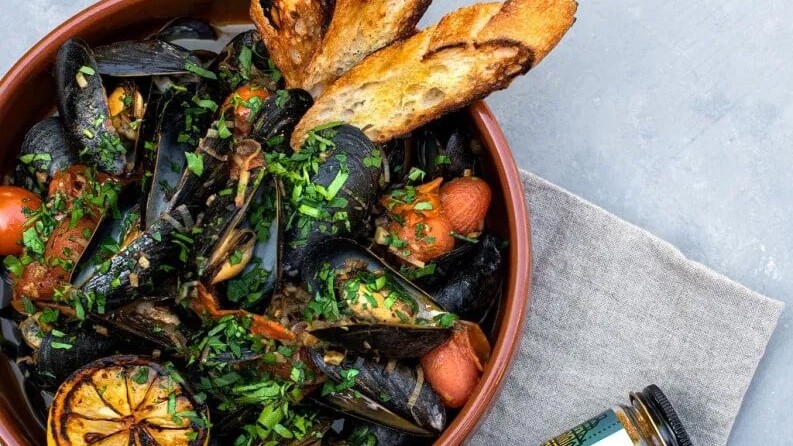 Image of Steamed Mussels with Cherry Tomatoes & Leeks