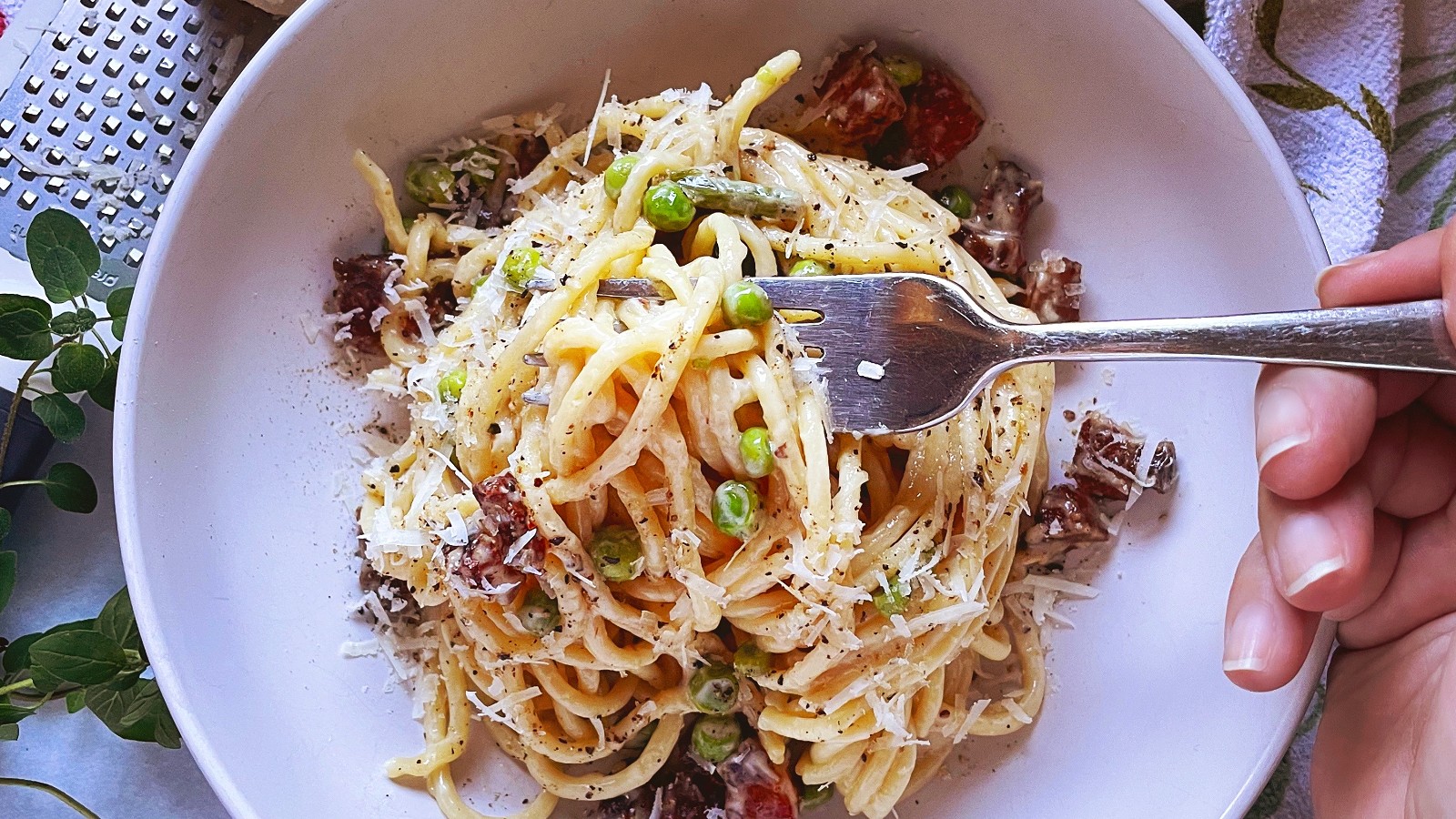Image of Creamy Zelli Spaghetti with Peas and Guanciale