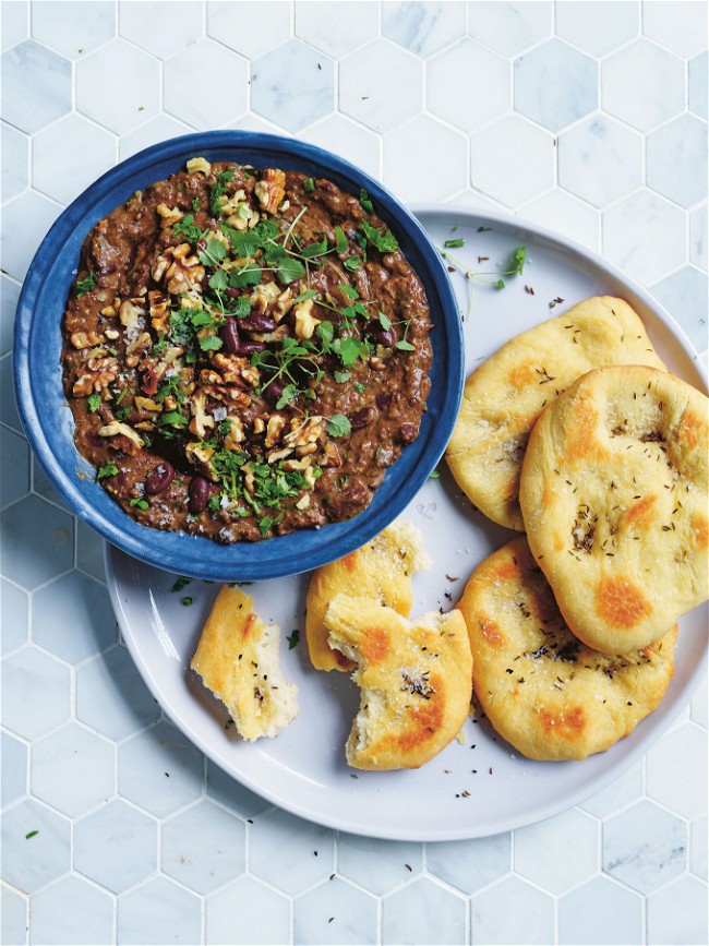 Image of LOBIO (Coriander + Kidney Bean Stew)