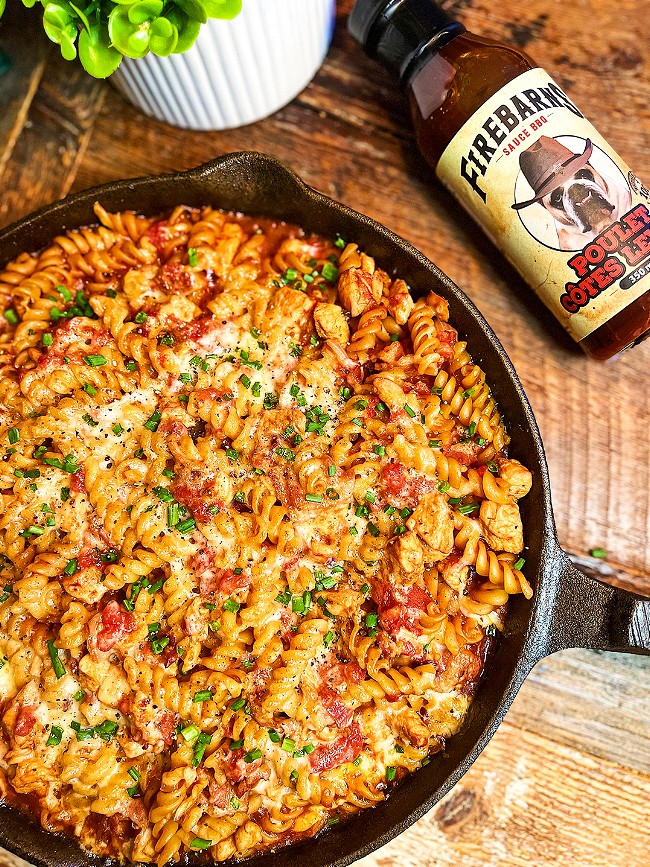 Image of ONE POT CHICKEN BBQ AND BACON PASTA