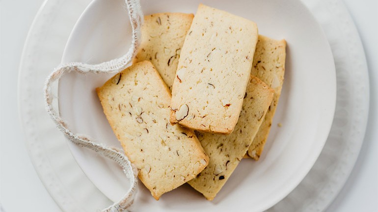 Image of Mulberry Oat Shortbread Cookies Recipe