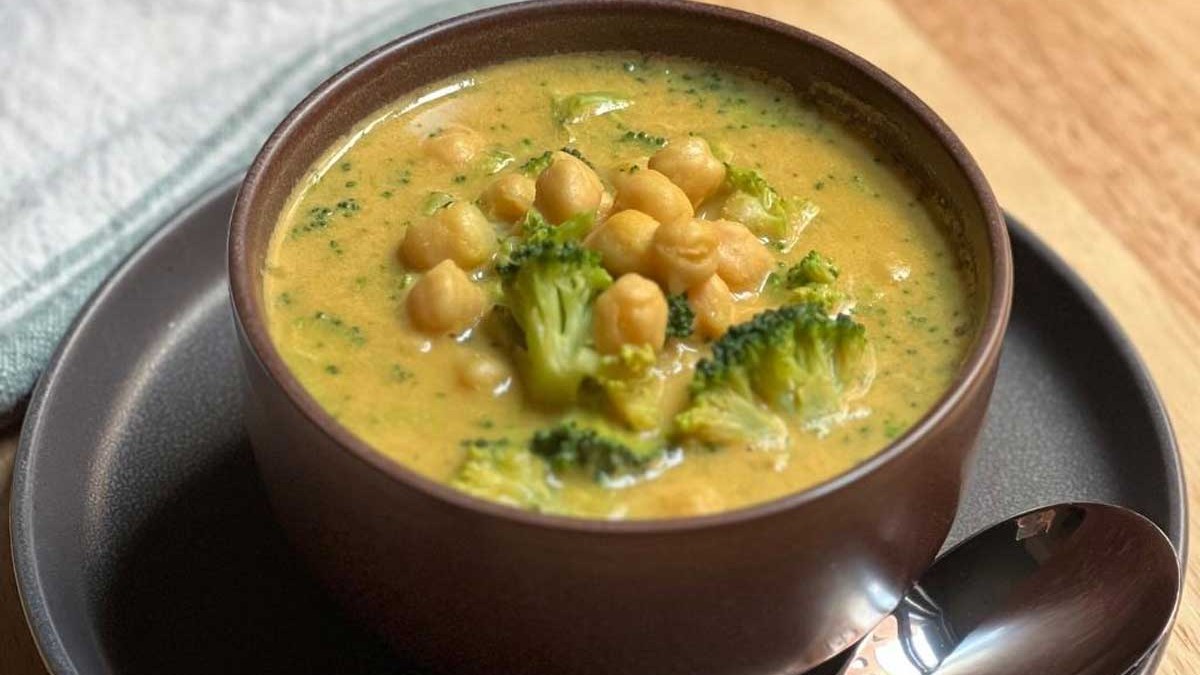 Image of Cheezy Chickpea Broccoli Soup