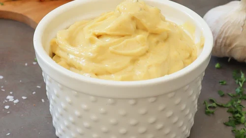 Image of Aioli, garlic mayonnaise, made in a blender
