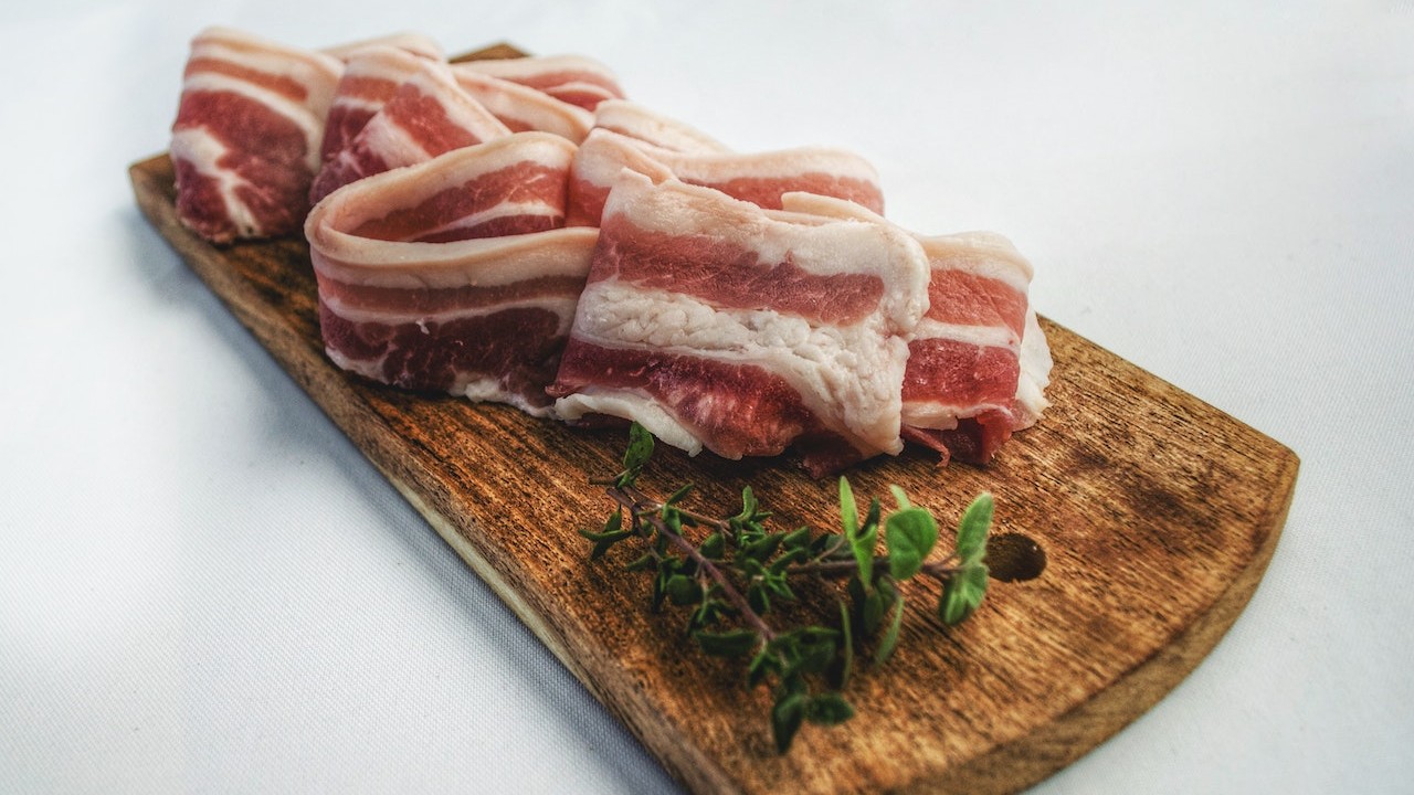 Image of White Sauce Bacon and Onion Pizza