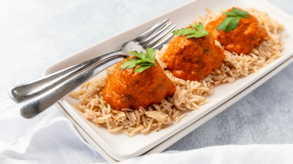 Image of Arab-Style 7-Spice Spaghetti and Meatballs