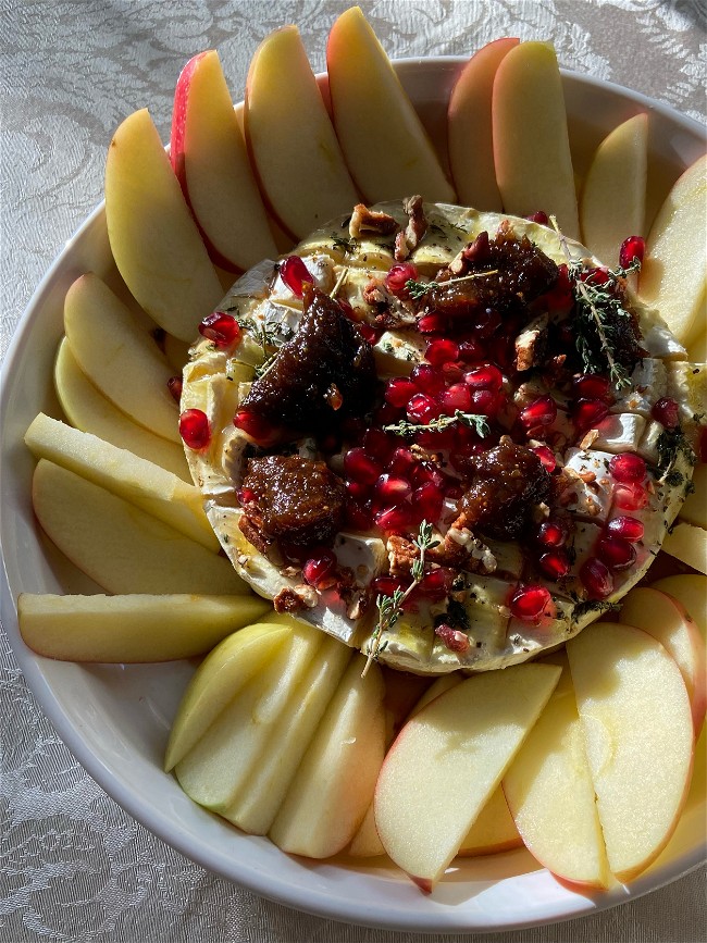 Image of Hot Honey Baked Brie with Festive Fixings