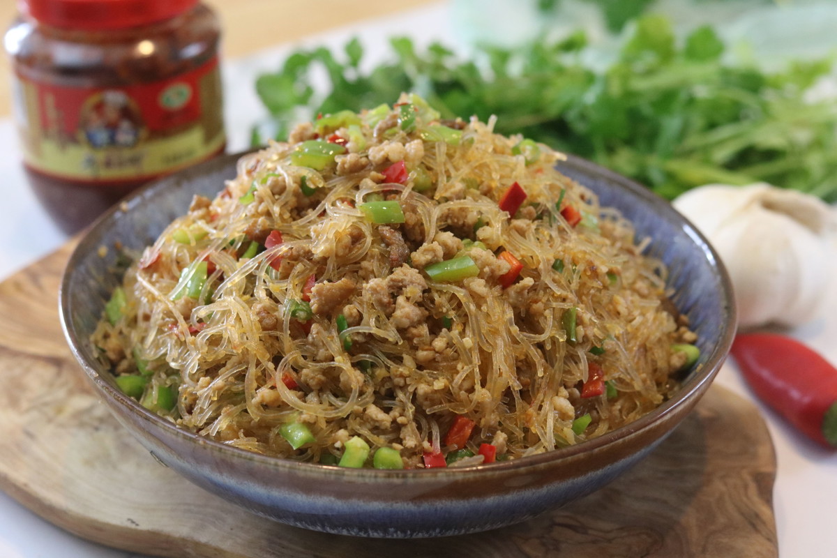 Stir Fry Glass Noodles w/ Minced Pork