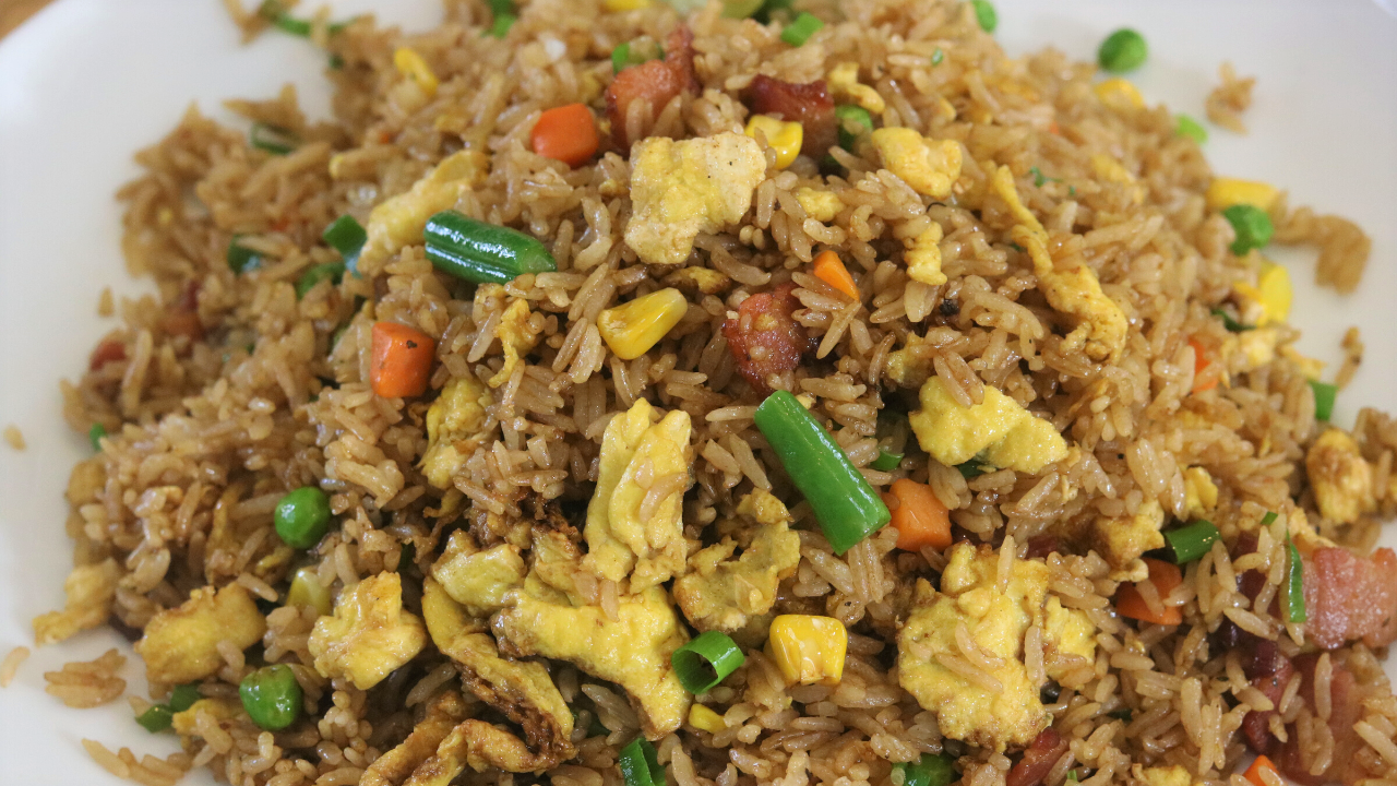 Image of Easiest Egg Fried Rice (Easy Cooking For Stay-At-Home Orders)
