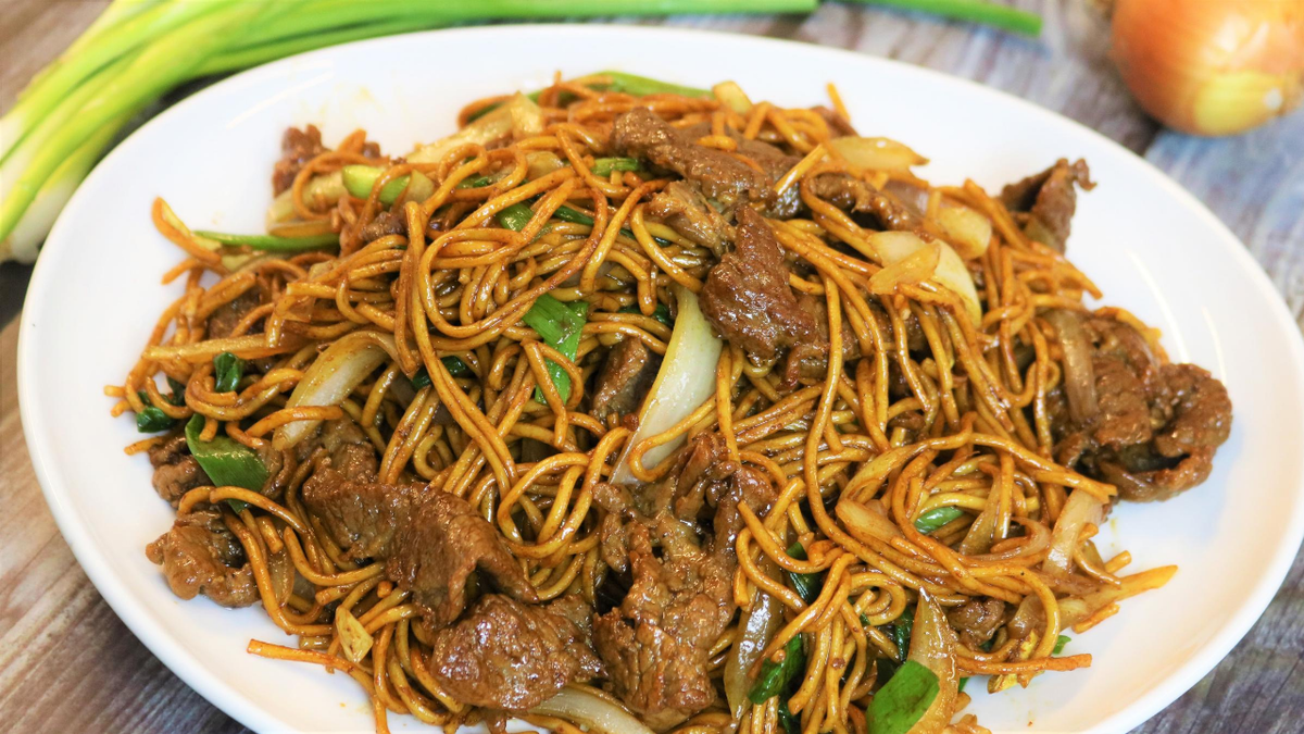 Beef Lo Mein Noodles (Better and Faster Than Takeout)