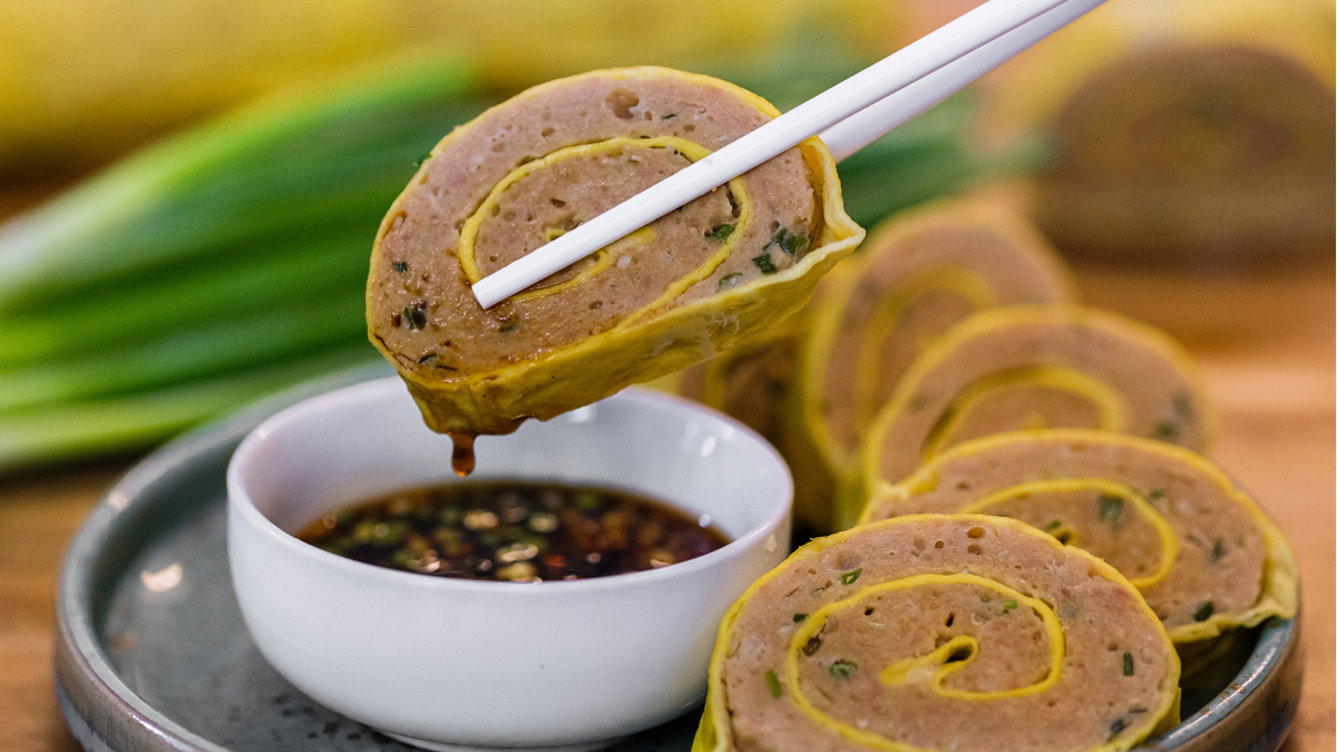 Rolled Omelette Recipe (猪肉蛋卷)