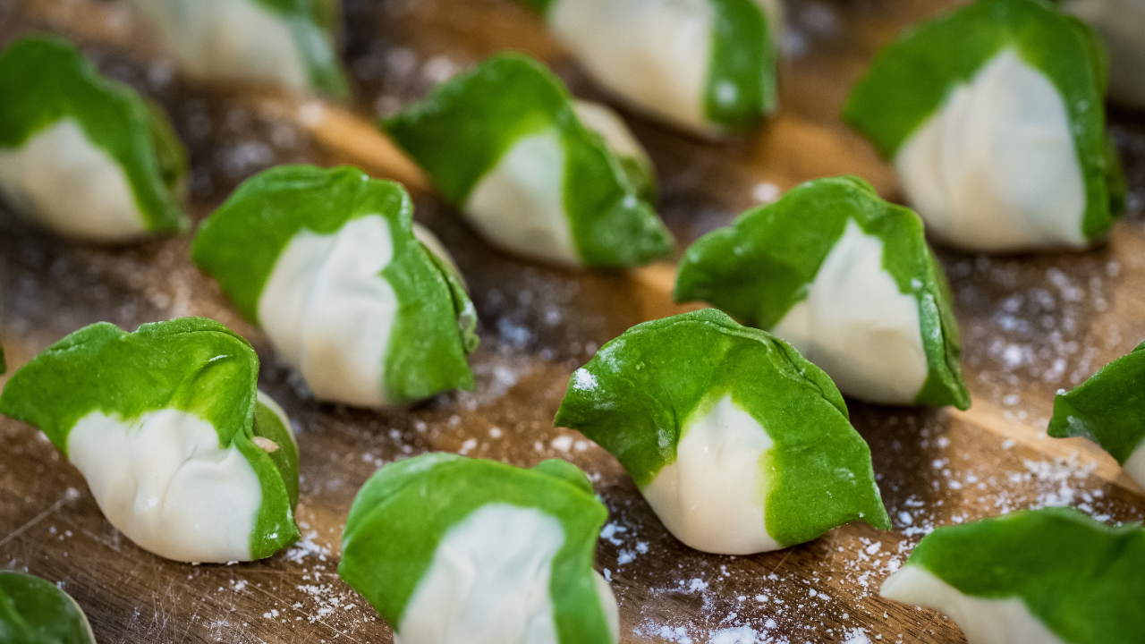 Image of THE ART OF DUMPLINGS – Jade Cabbage with Prok Filling (翡翠白菜饺子)