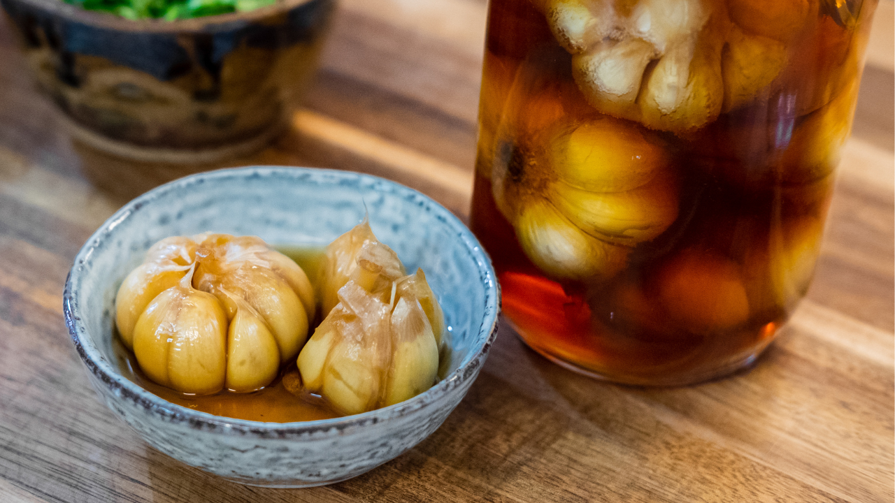 Image of Chinese Sweet Pickled Garlic Recipe (腌糖蒜)